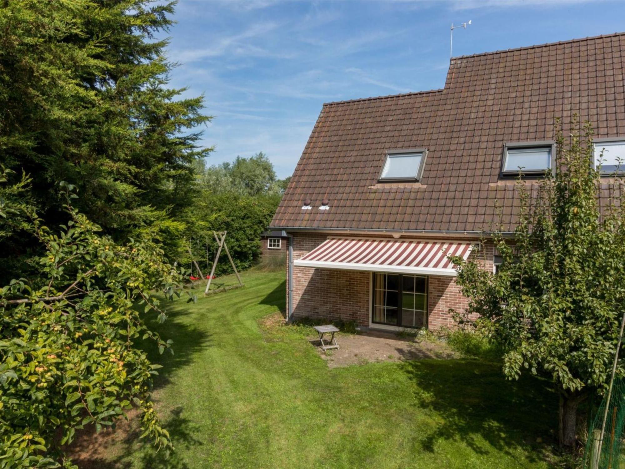 Semi Detached House In Vrouwenpolder About 800 Meters From The Beach Exterior foto