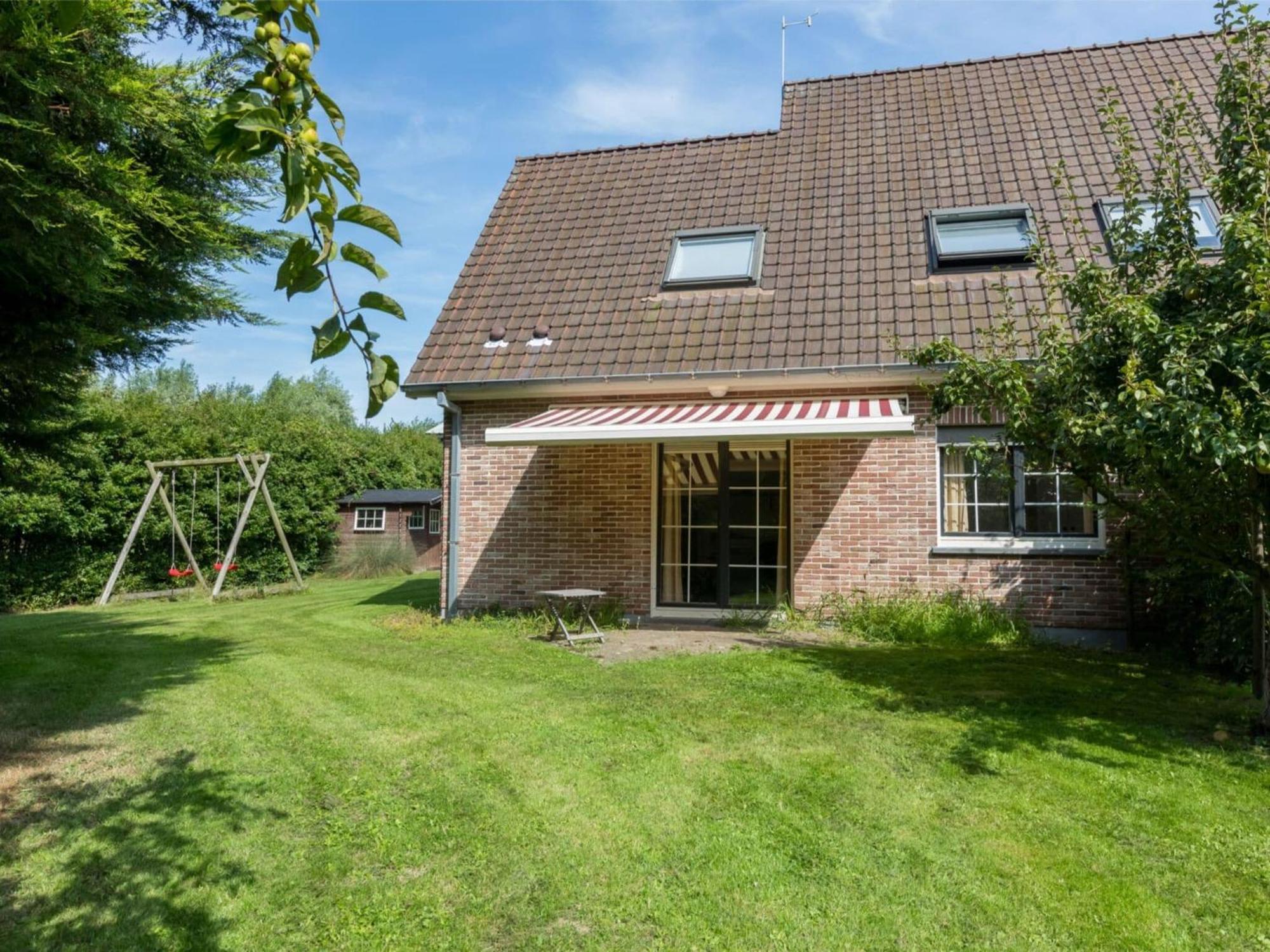 Semi Detached House In Vrouwenpolder About 800 Meters From The Beach Exterior foto